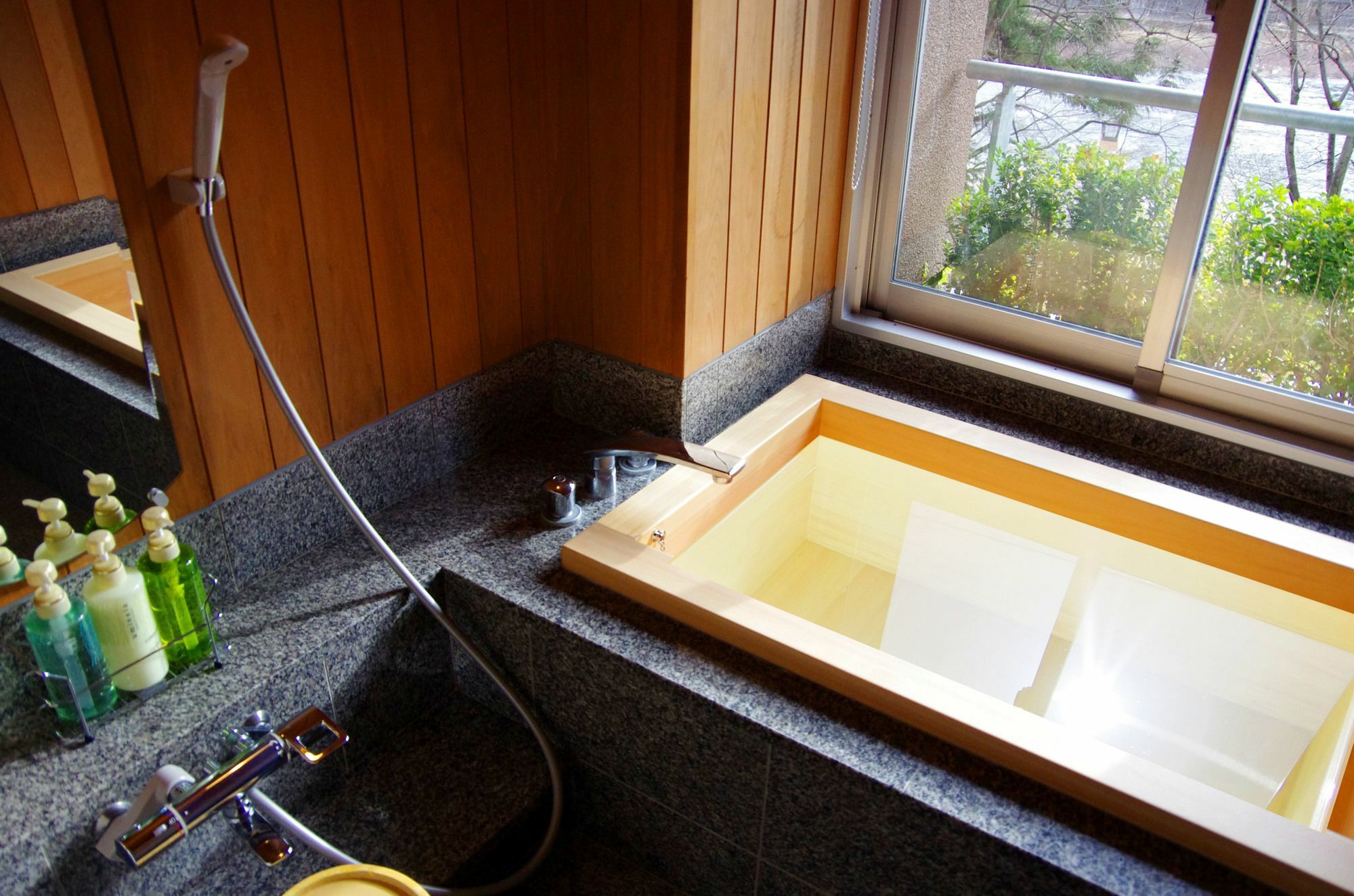 Gero Onsen Yukyunohana Exterior photo